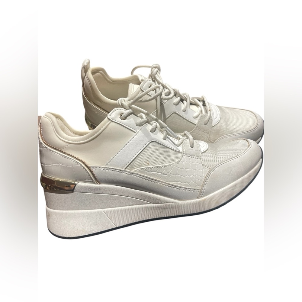 ALDO Thrundra Fashion Sneaker-Wedge Heel Women's Size 7 White & Gold Lace-up
